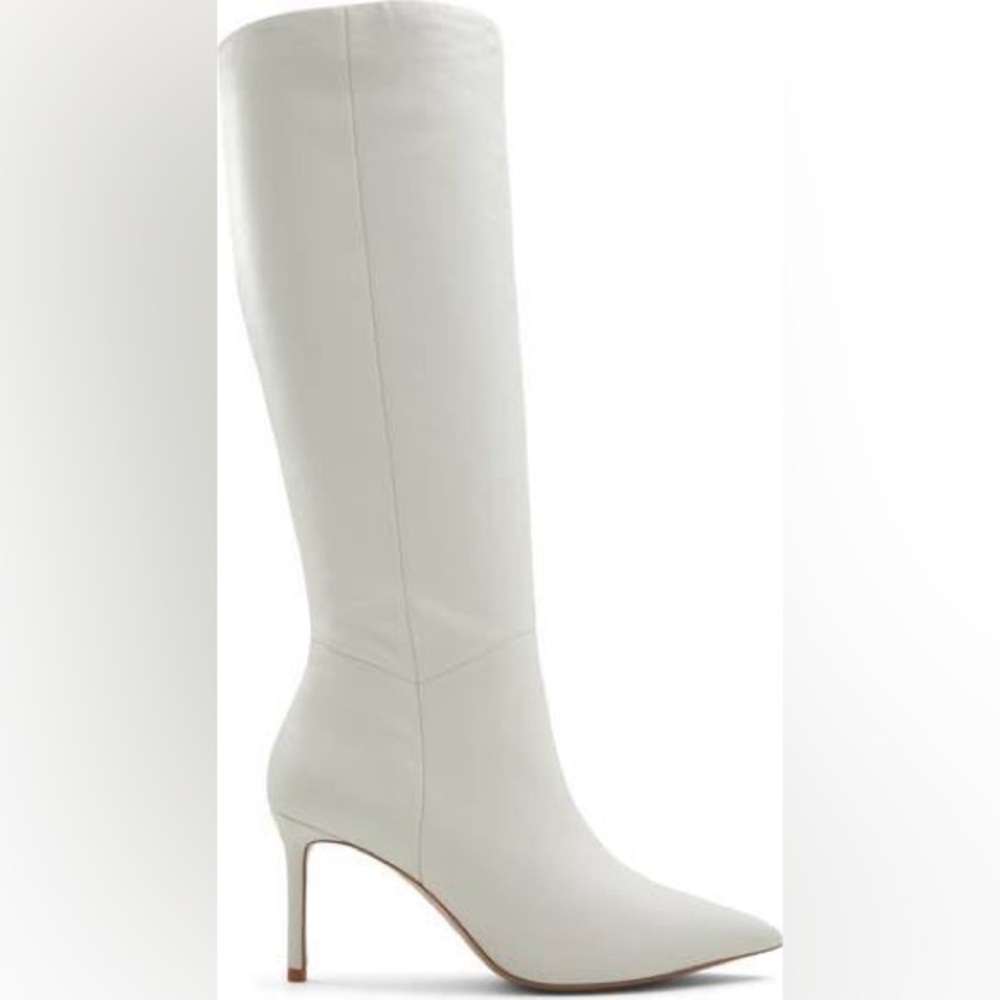 BRAND NEW Elegant White Women's Boots
